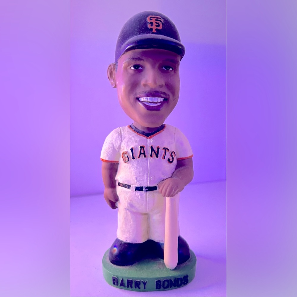 Barry Bonds bobble head! Heavy hitting bobble from 2001!!!